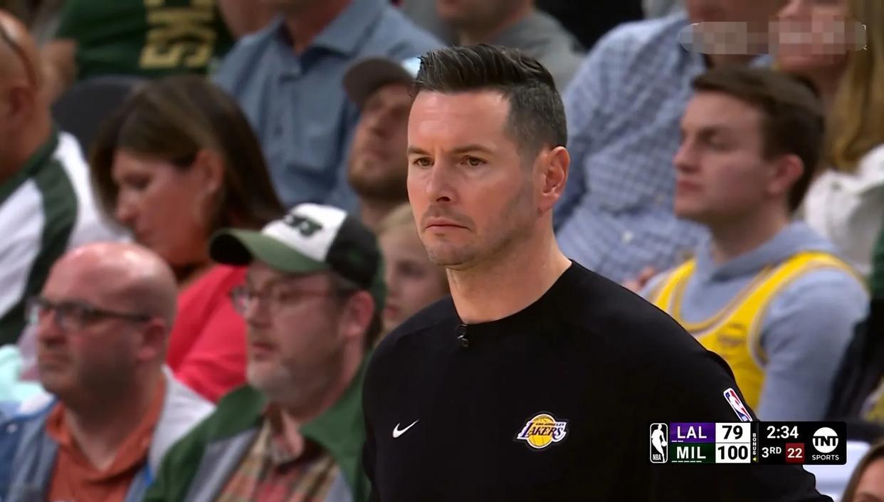 雄鹿主教练倍感压力大联盟头名处境不佳，全场震撼