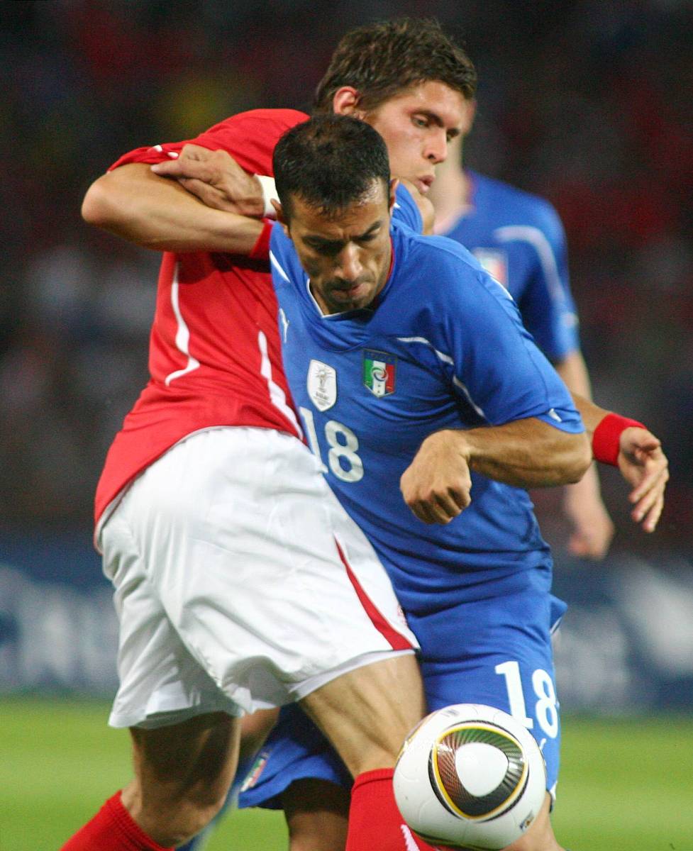 雄霸一方！欧洲足球强队碰撞场面令人热血沸腾，表现亮眼