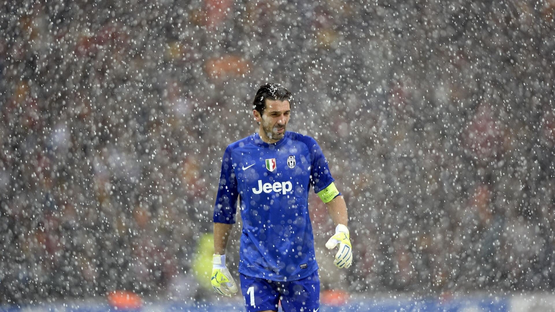 开云体育官方网站-钢铁脊梁与冠军倒计时，当背景板阿坎吉，成为争冠之夜的终极导演