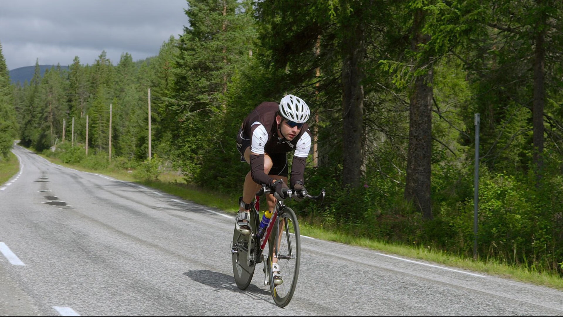 戈贝尔独木擎天!新疆铁血防守掀翻国王,36+19诠释什么叫关键战不手软